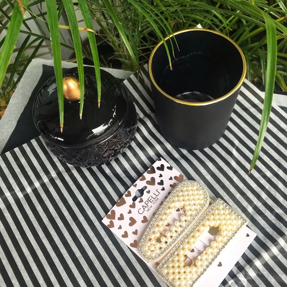 NWT Hair Pearl and rhinestones Pins - Picture 2 of 4